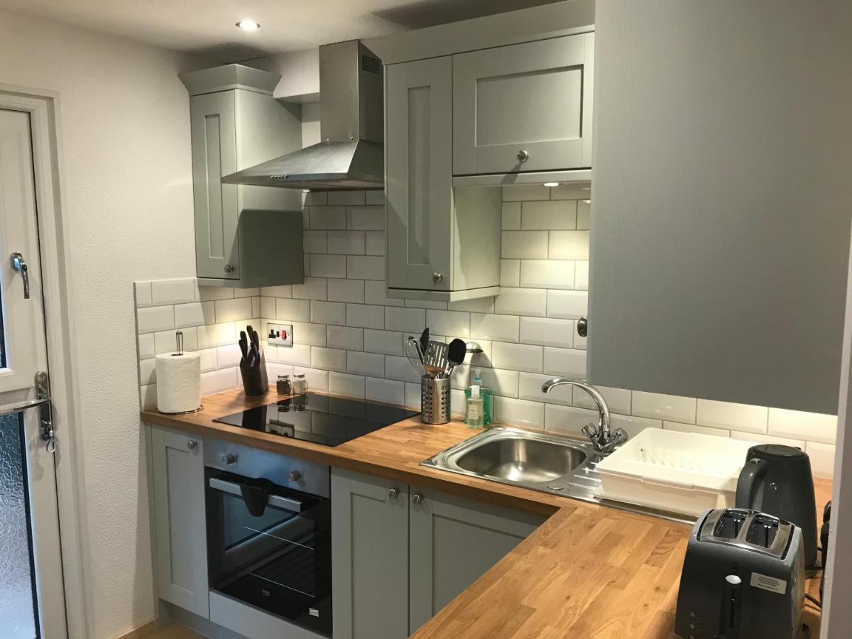 Foxes Sea Side Retreat Deluxe Chalet Is A Lovely Holiday Home Tucked Away On The Kent Coast Kingsdown  외부 사진