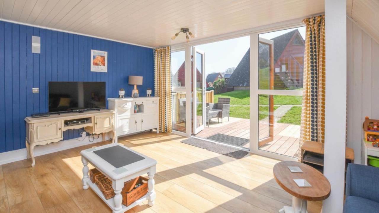 Foxes Sea Side Retreat Deluxe Chalet Is A Lovely Holiday Home Tucked Away On The Kent Coast Kingsdown  외부 사진